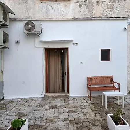 Largo Occhilupo 아파트